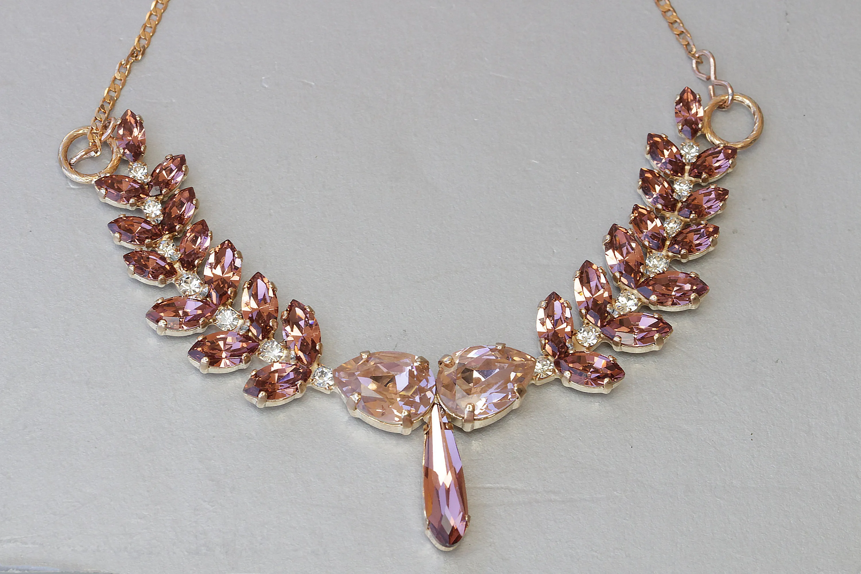 ANTIQUE PINK NECKLACE