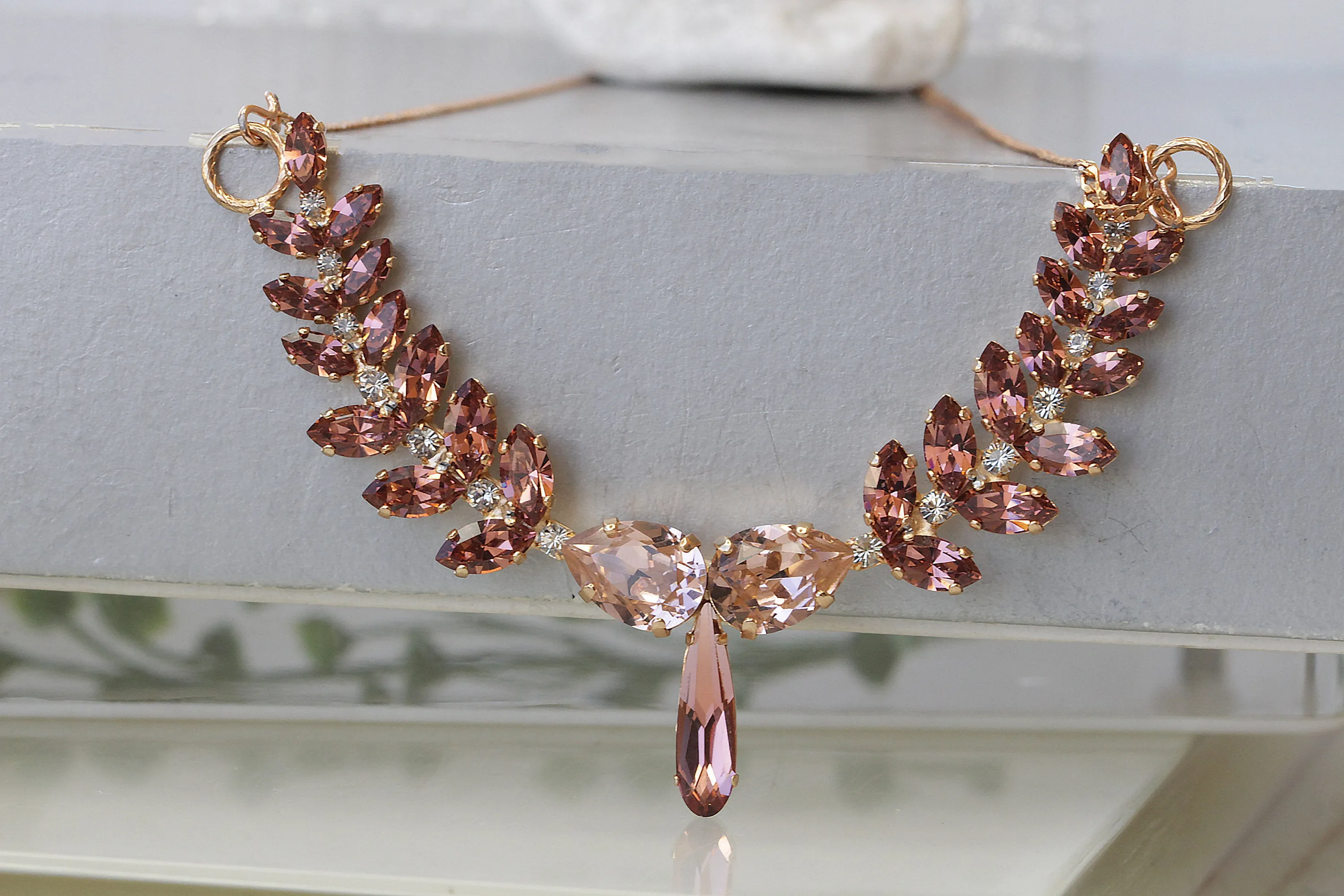 ANTIQUE PINK NECKLACE