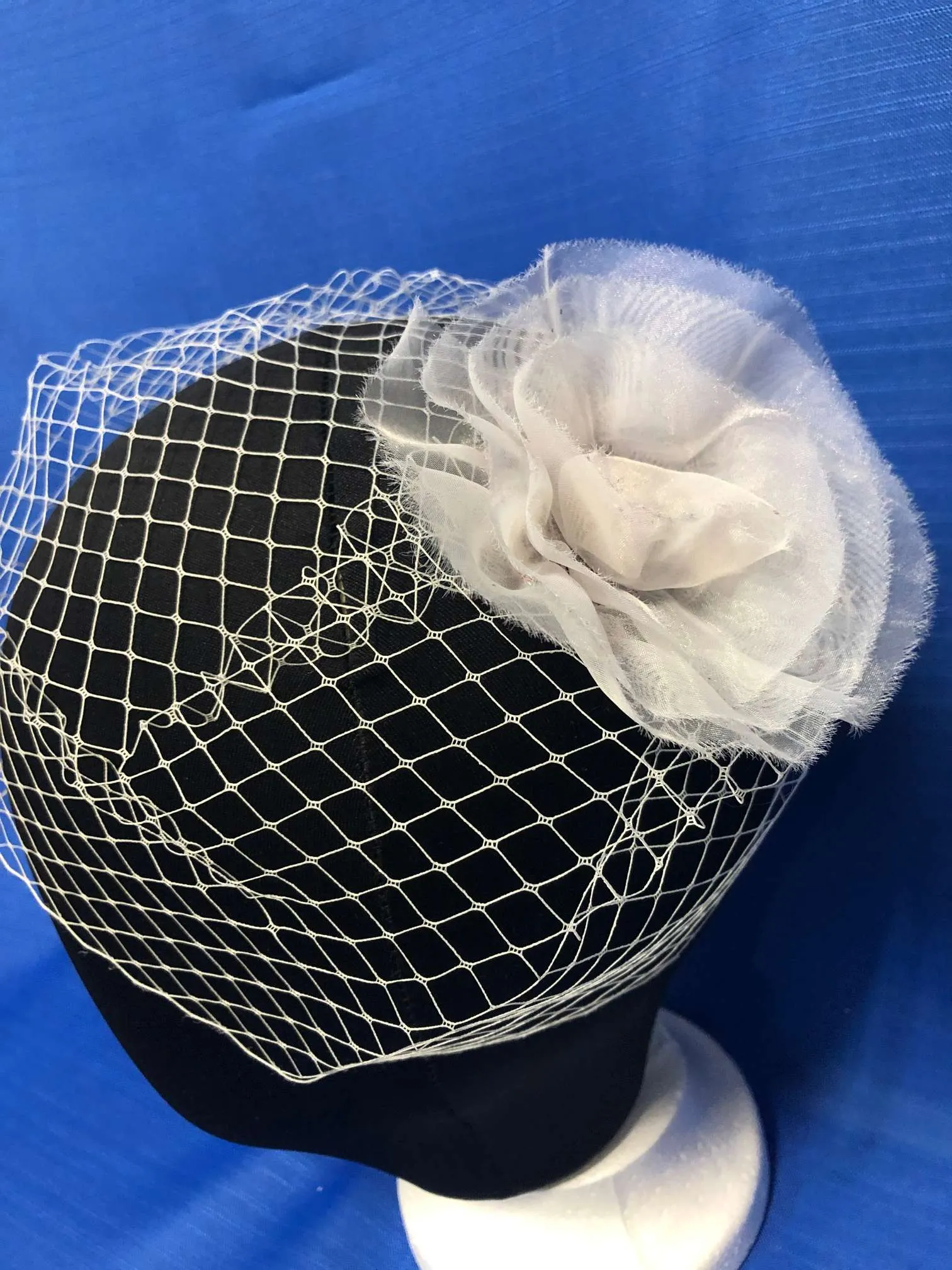 Birdcage 73: Russian Net with Organza Flower