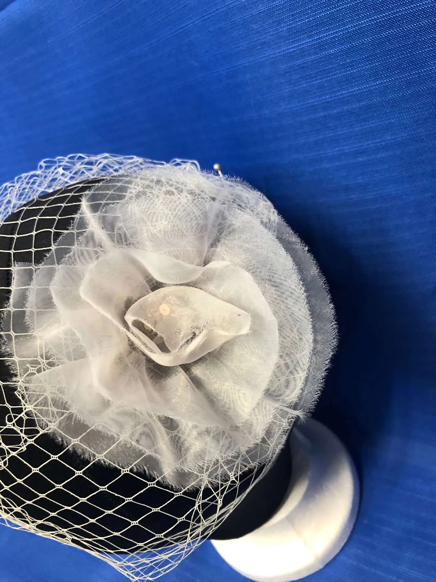 Birdcage 73: Russian Net with Organza Flower
