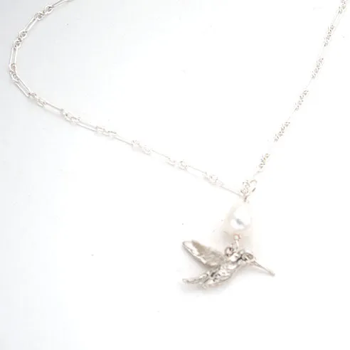Hummingbird on small chain