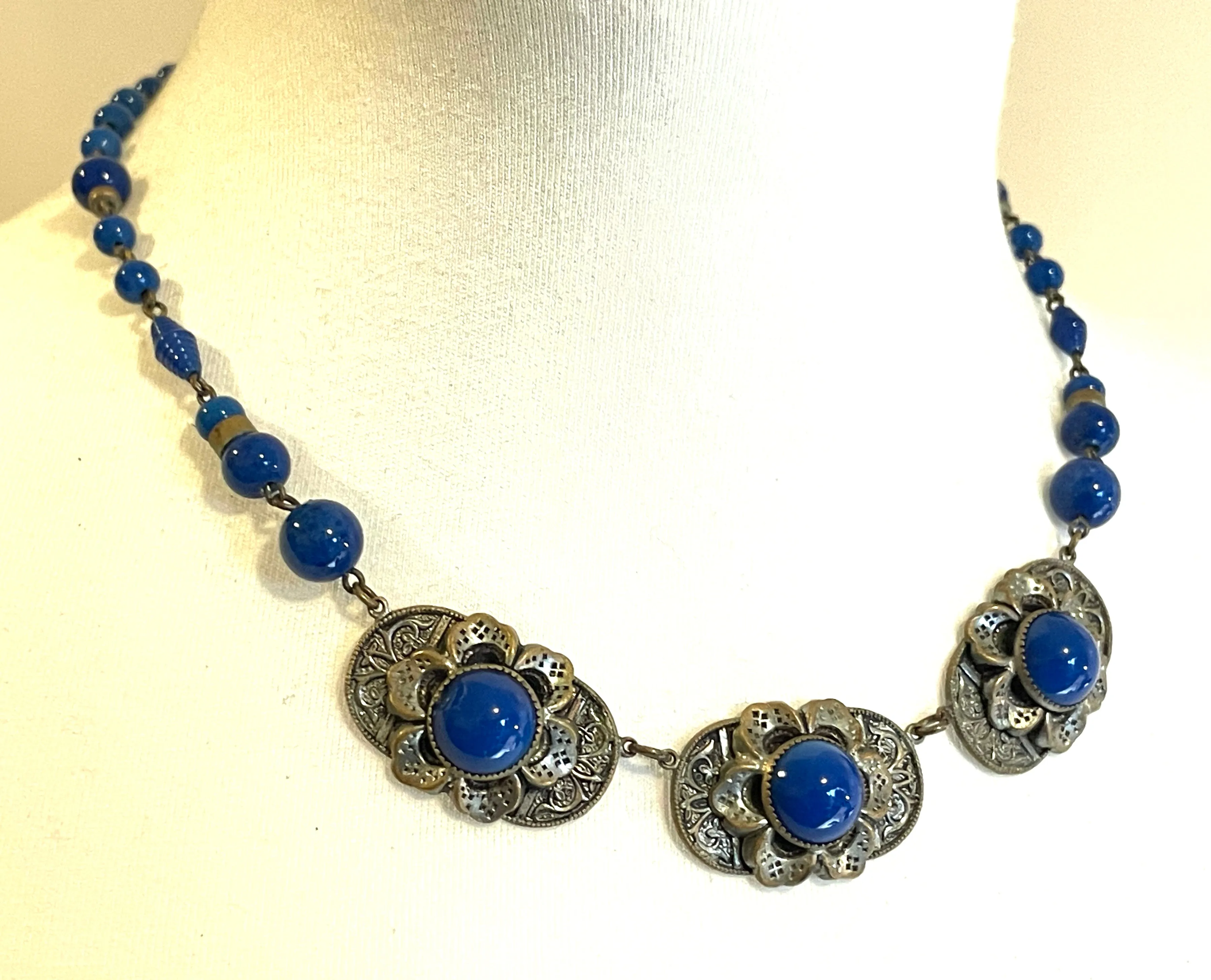 Vintage Art Deco Czech Neiger brothers, Max Neiger faux lapis lazuli glass cabochon and silver / antique gold tone necklace