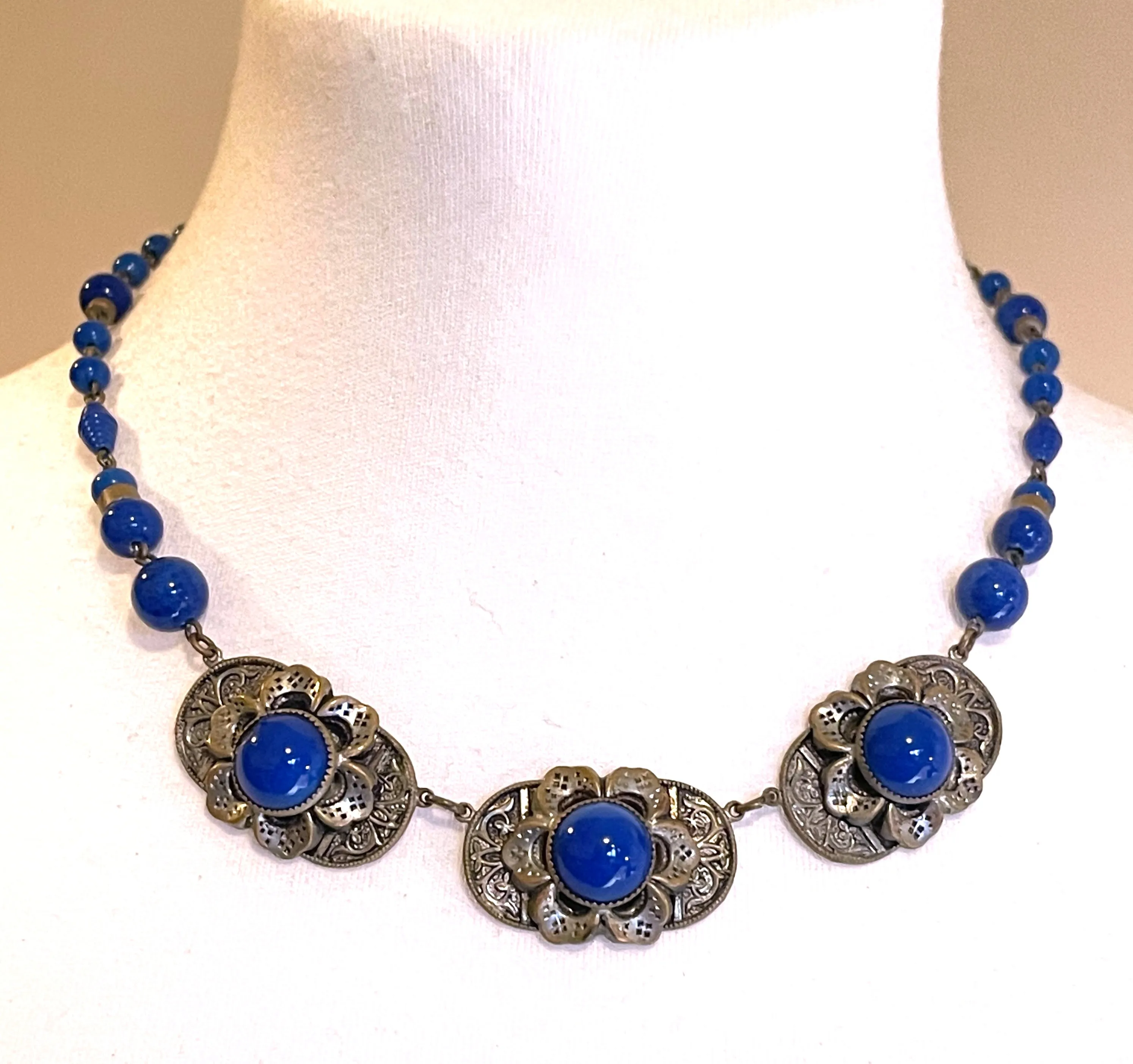 Vintage Art Deco Czech Neiger brothers, Max Neiger faux lapis lazuli glass cabochon and silver / antique gold tone necklace
