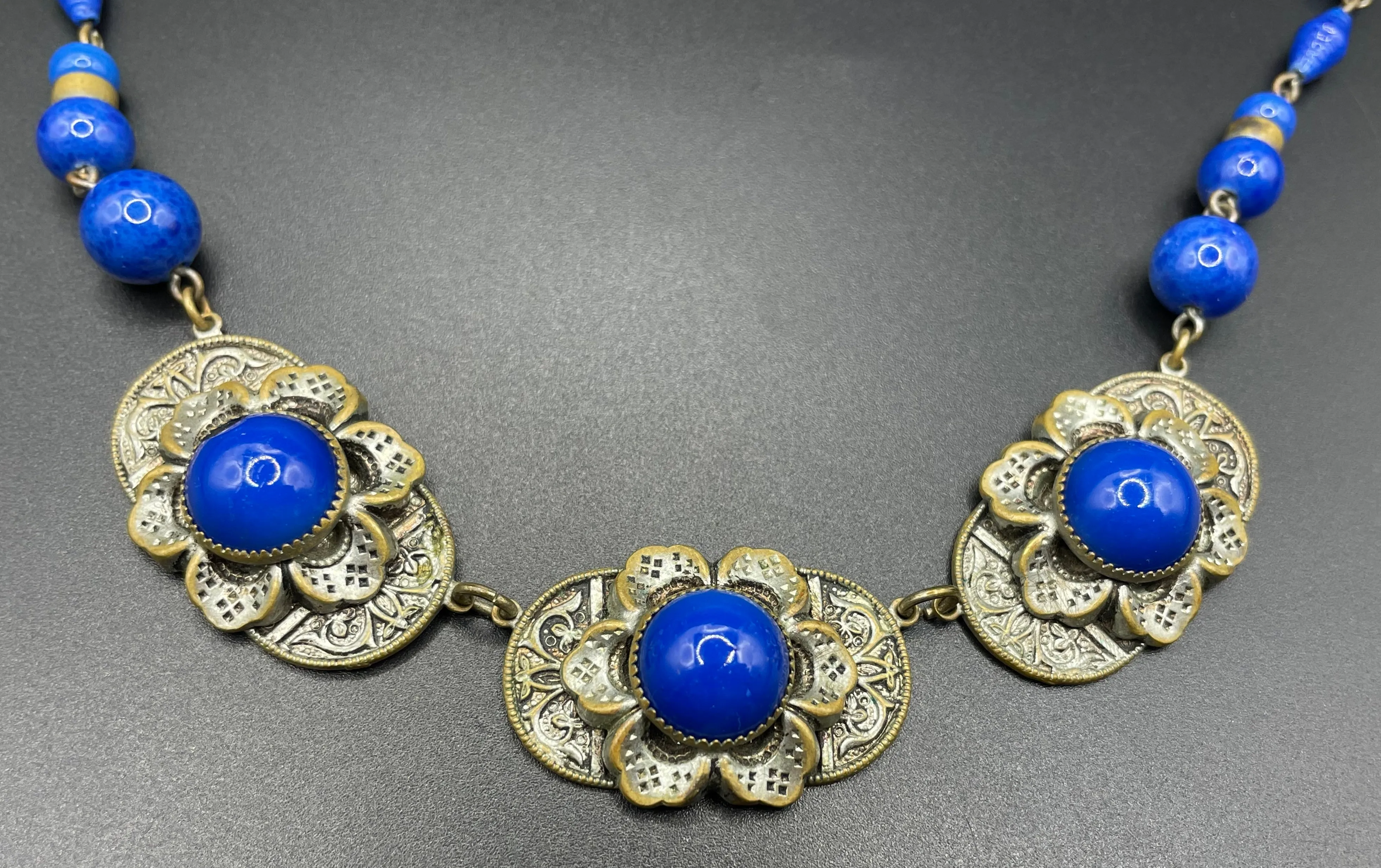 Vintage Art Deco Czech Neiger brothers, Max Neiger faux lapis lazuli glass cabochon and silver / antique gold tone necklace