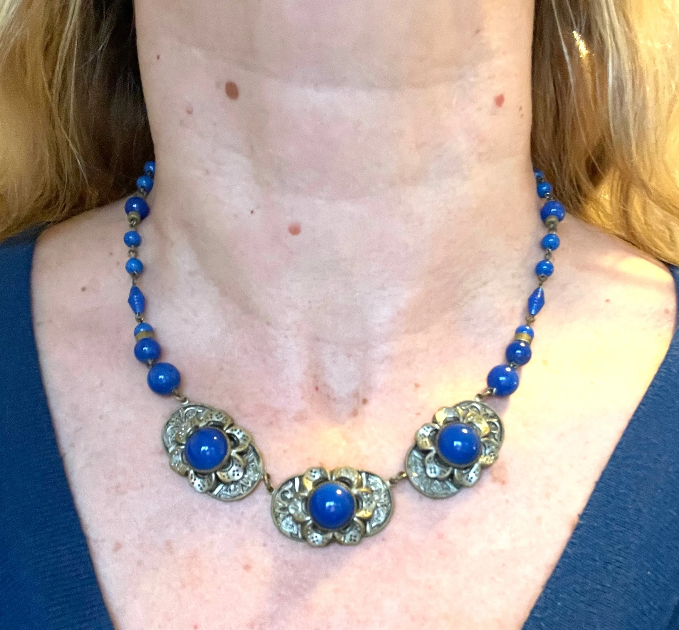 Vintage Art Deco Czech Neiger brothers, Max Neiger faux lapis lazuli glass cabochon and silver / antique gold tone necklace