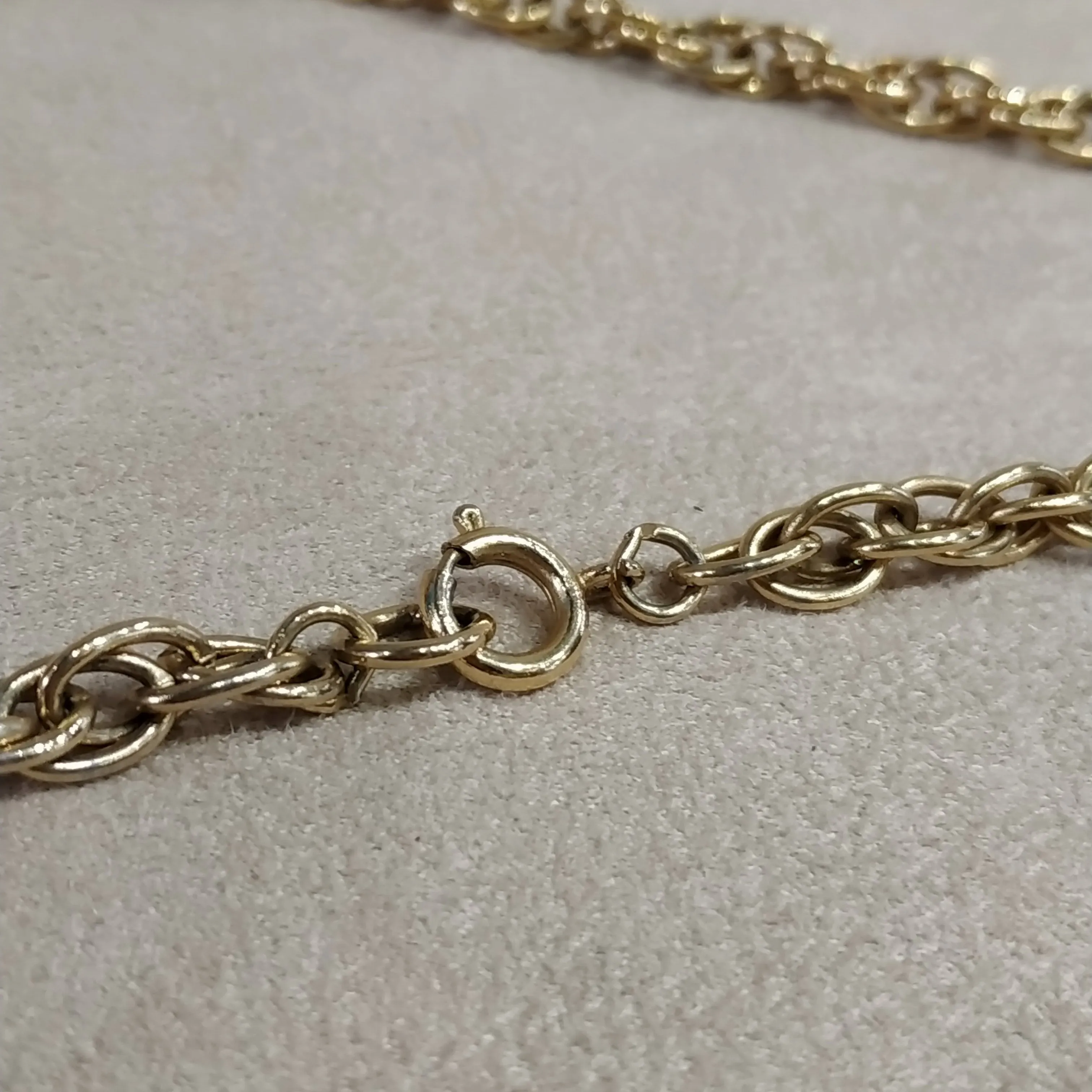 Vintage Trifari  Cross Pendant Necklace Gold