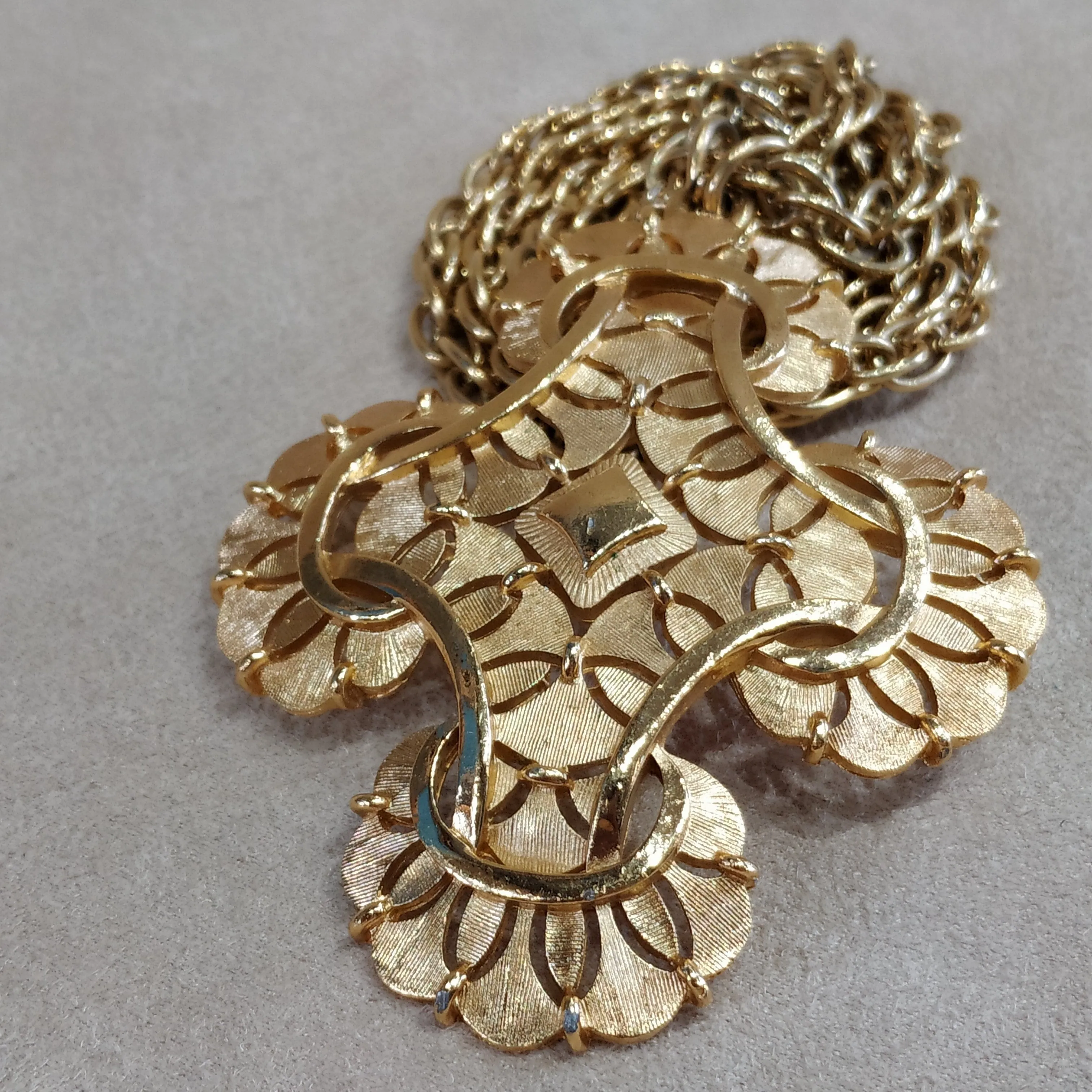 Vintage Trifari  Cross Pendant Necklace Gold