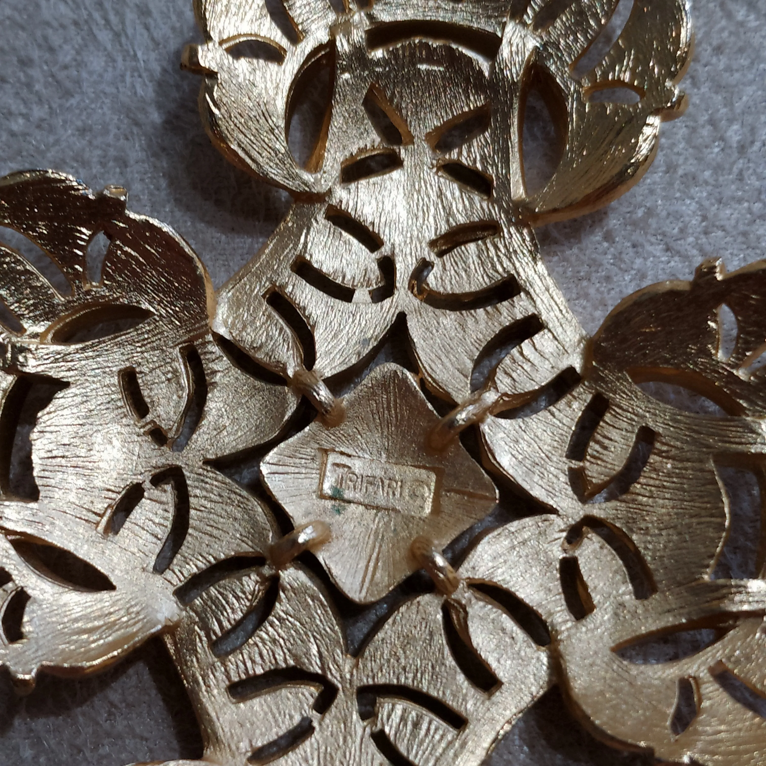 Vintage Trifari  Cross Pendant Necklace Gold