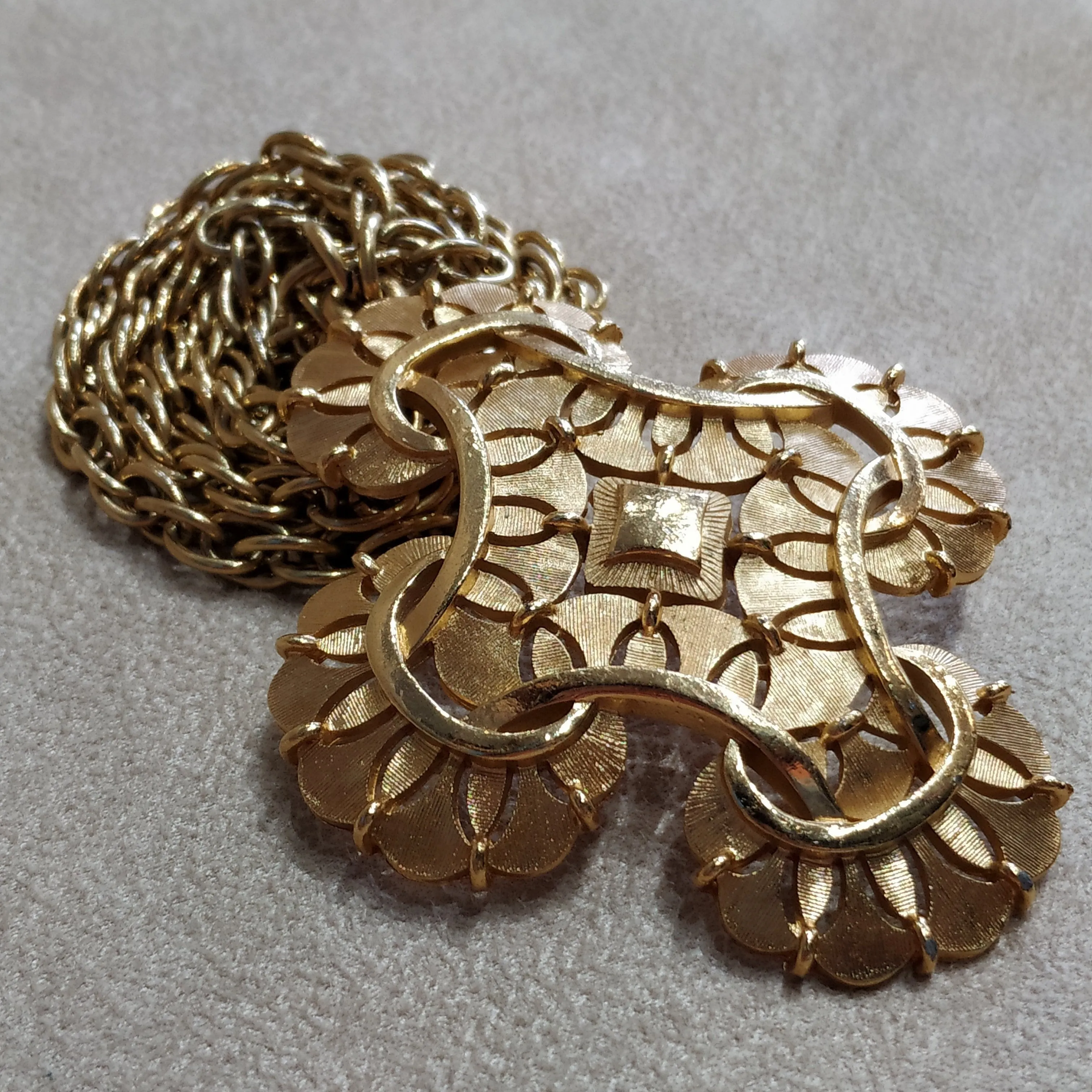 Vintage Trifari  Cross Pendant Necklace Gold