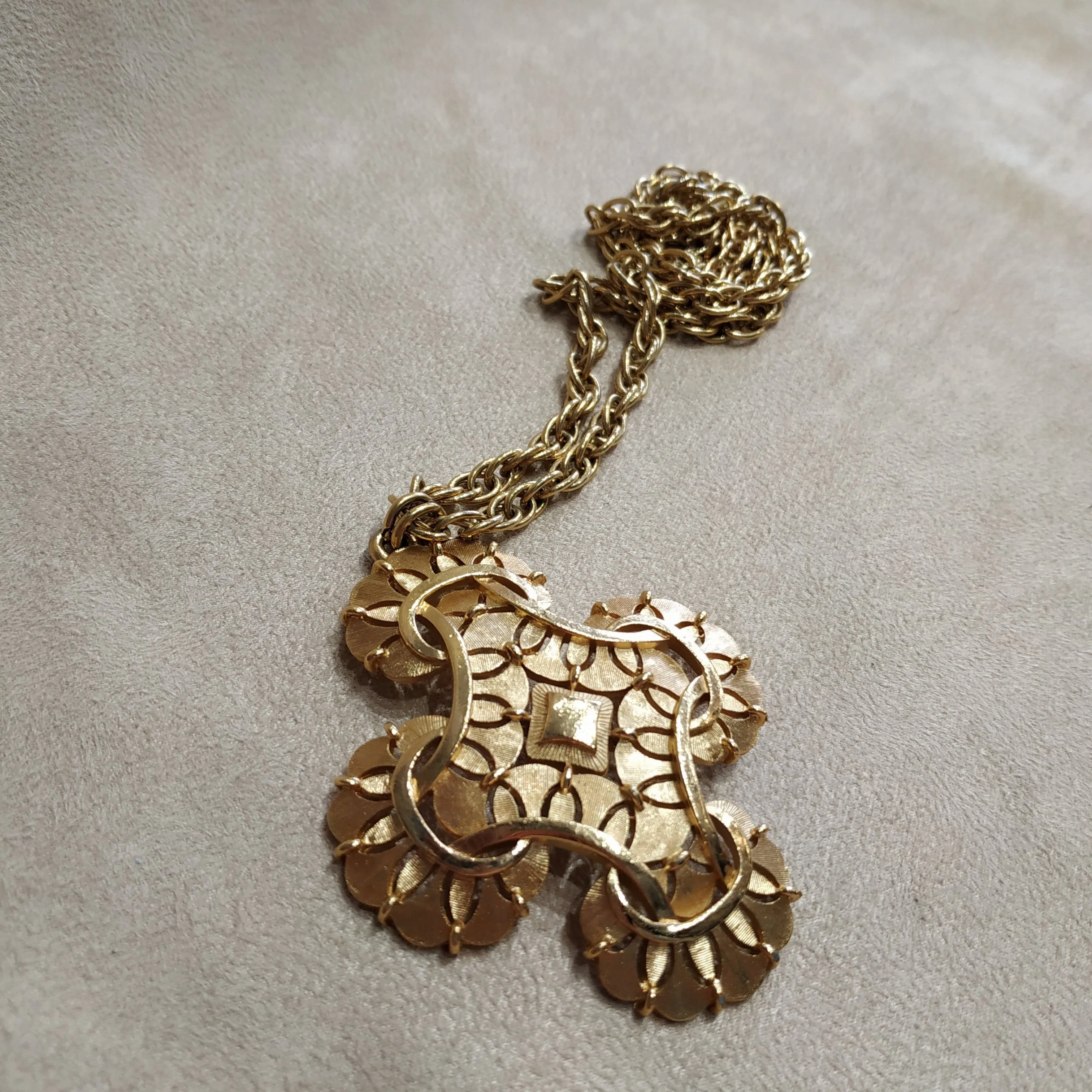 Vintage Trifari  Cross Pendant Necklace Gold